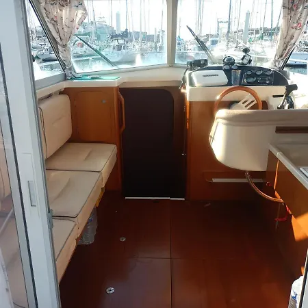 Nuit insolite à bord du bateau Exocet III Boulogne-sur-Mer Esterno foto