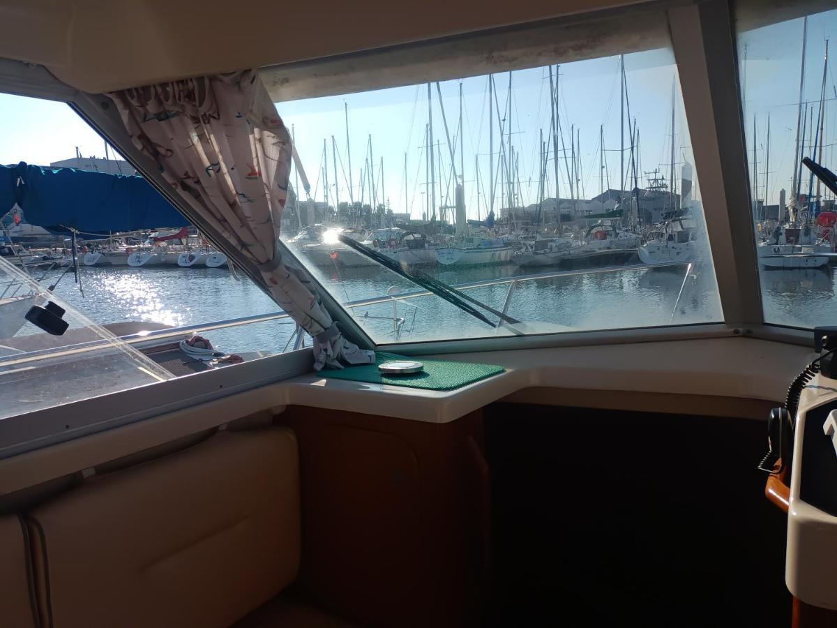 Nuit Insolite A Bord Du Bateau Exocet Iii Hotel en barco